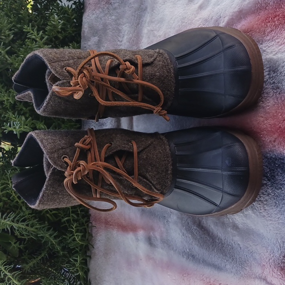 Sperry boots